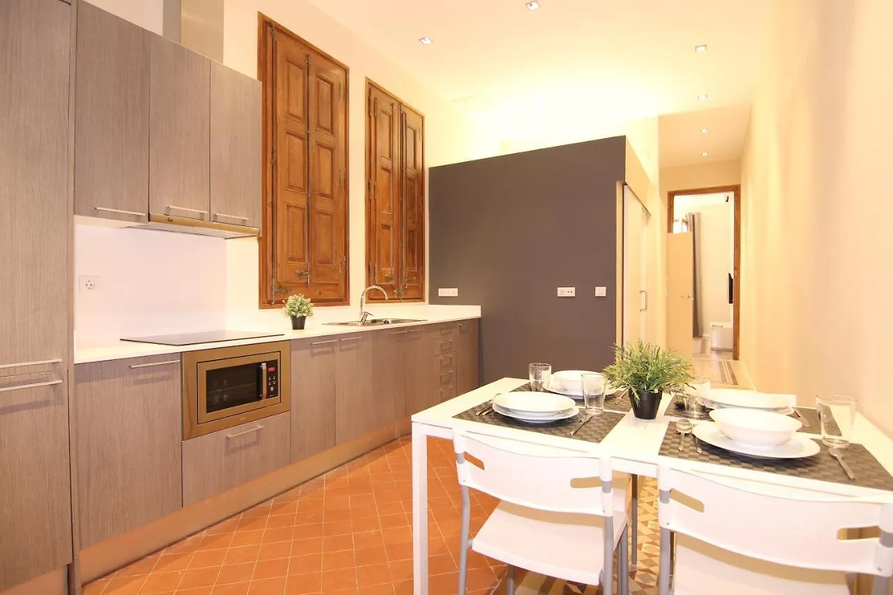 Gir2B - Gir2B - Central Apartment With Balcony Barcellona