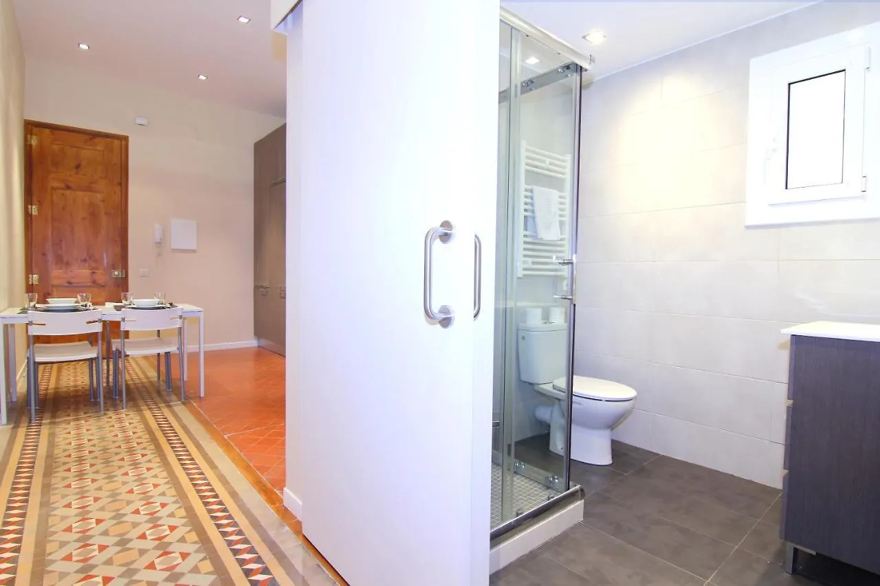 Gir2B - Gir2B - Central Apartment With Balcony Barcellona