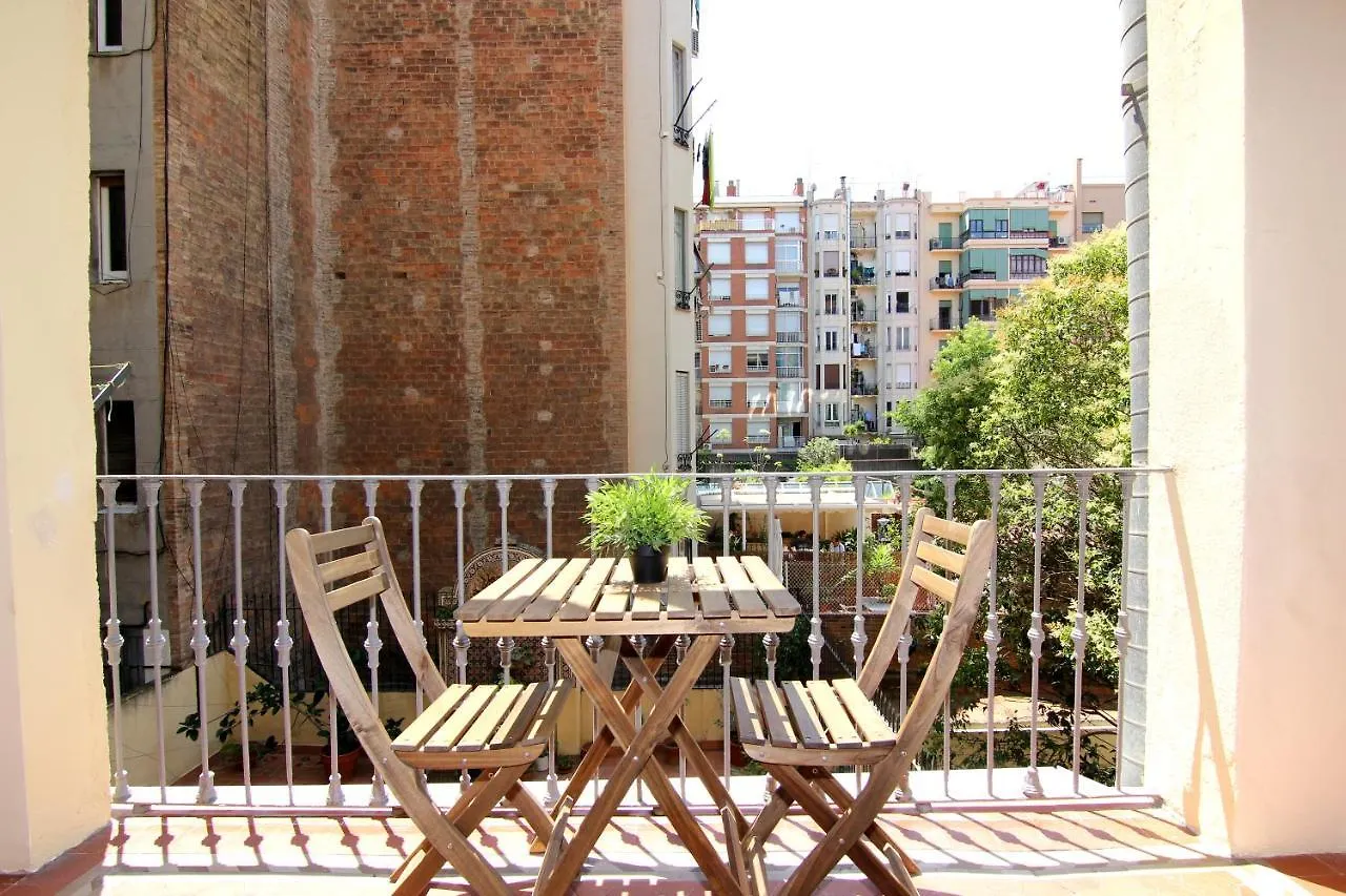 Gir2B - Gir2B - Central Apartment With Balcony Barcellona
